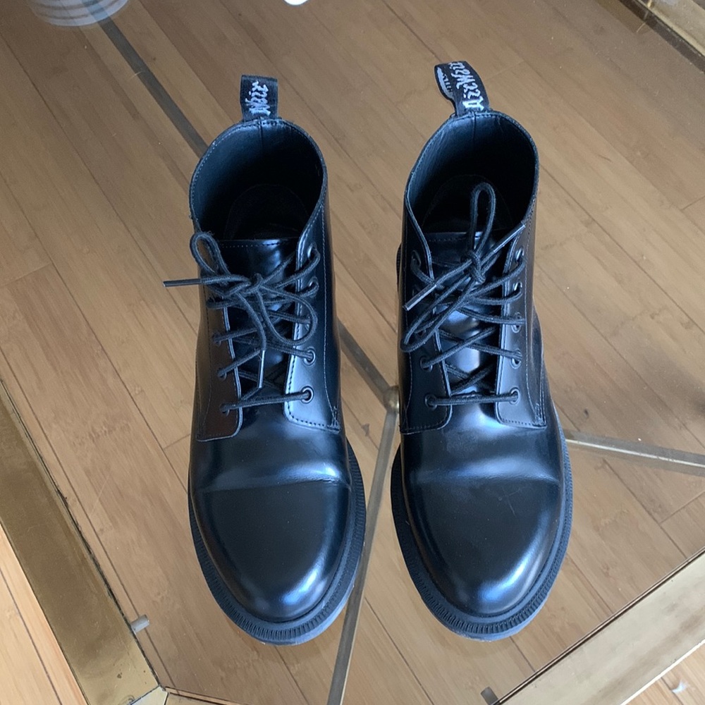 Dr. Martens size 8 emmeline shoe